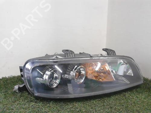 Used Right headlight FIAT PUNTO (188_) 1.2 60 (188.030, .050, .130, .150, .230, .250) (60 hp) 28532590