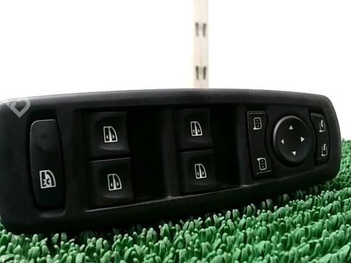 Venstre Foran elrute bryter RENAULT MEGANE III Hatchback (BZ0/1_, B3_) 1.9 dCi (BZ0N, BZ0J) | BP29900996I27