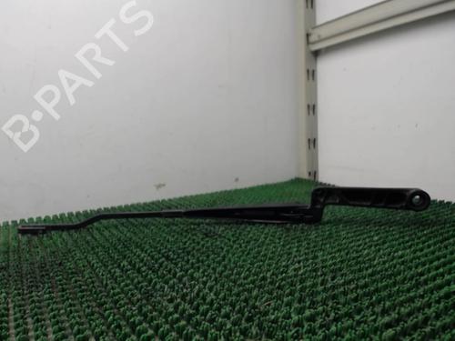 Used Front windshield wiper arm VW POLO III (6N1) 60 1.4 (60 hp) 22079619