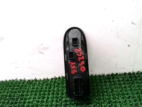 Used Left front window switch Left front window switch CITROËN C3 II (SC_) 1.6 BlueHDi 100 (99 hp) 26516014 26516014