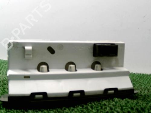 Used Display monitor PEUGEOT 206 Hatchback (2A/C) 1.4 i (75 hp) 22078498