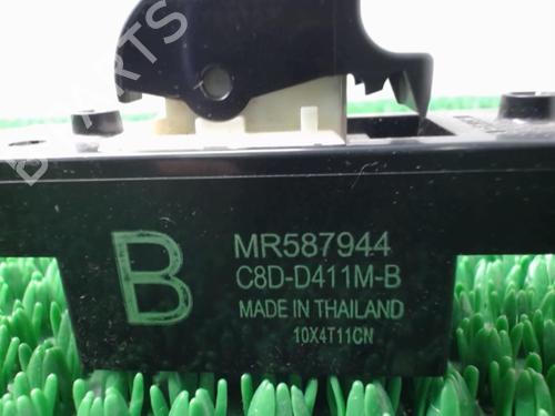 Used Right front window switch Right front window switch CITROËN C4 AIRCROSS 1.8 HDi 150 AWC (150 hp) 22082609 22082609