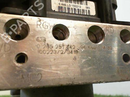 Used ABS pump ABS pump PEUGEOT 308 I (4A_, 4C_) 1.6 HDi (109 hp) 27266556 27266556