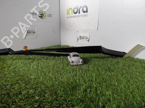 Used Front windshield wiper arm VW GOLF VI (5K1) 1.6 TDI (105 hp) 21852369