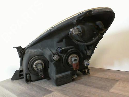 Used Right headlight Right headlight TOYOTA COROLLA Verso (ZER_, ZZE12_, R1_) 2.2 D-4D (AUR10_, AUR10R) (136 hp) 30396170 30396170