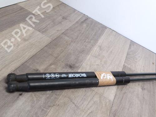 tailgate-lift-support-alfa-romeo-giulietta-940_-2010-2011-2012-2013-2014-2015-2016-2017-2018-2019-2020-31093619 main image