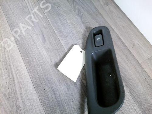 Højre fortil elrude kontakt RENAULT SCÉNIC I MPV (JA0/1_, FA0_) 1.6 (JA00, JA16, JA15, JA19, JA1V, JA2B, JA2C, JA0B,... (107 hp) 32749619