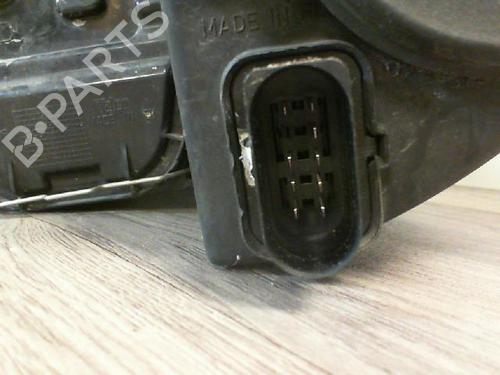 Right headlight SEAT LEON (1P1) 1.6 TDI | BP30097072C29