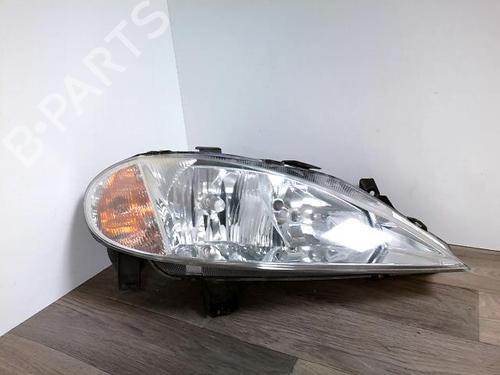 Faro anteriore destro RENAULT MEGANE I (BA0/1_) 1.6 16V (BA04, BA0B, BA11, BA1J, BA16, BA19, BA1K, BA1V,... (107 hp) 32135942