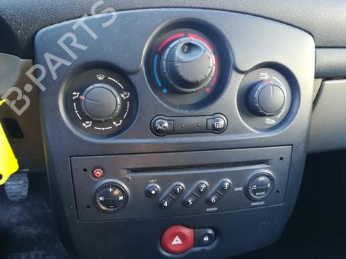 Used Radio Radio RENAULT CLIO III (BR0/1, CR0/1) 1.5 dCi (C/BR0G, C/BR1G) (68 hp) 20879369 20879369
