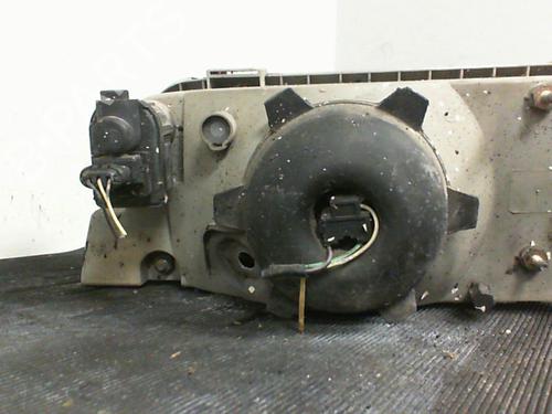 Used Right headlight Right headlight PEUGEOT BOXER Van (230L) 1.9 D (68 hp) 22300709 22300709