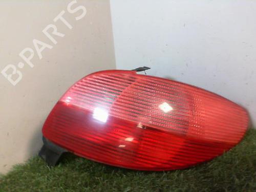 Used Right taillight PEUGEOT 206 Hatchback (2A/C) 1.4 i (75 hp) 27304528