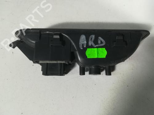 Used Right rear window switch Right rear window switch RENAULT CLIO III Grandtour (KR0/1_) 1.5 dCi (KR0F) (86 hp) 20879400 20879400