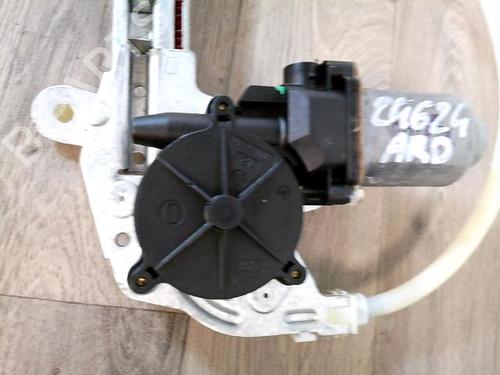 Used Rear right window mechanism Rear right window mechanism RENAULT SCÉNIC I MPV (JA0/1_, FA0_) 1.6 (JA00, JA16, JA15, JA19, JA1V, JA2B, JA2C, JA0B,... (107 hp) 33682163 33682163