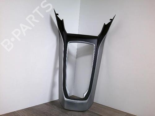 Used Middle console PEUGEOT 308 SW II (LC_, LJ_, LR_, LX_, L4_) 2.0 BlueHDi 150 (150 hp) 31171250