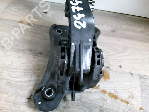 clutch-pedal-renault-clio-v-b7_-2019-36651674 main image