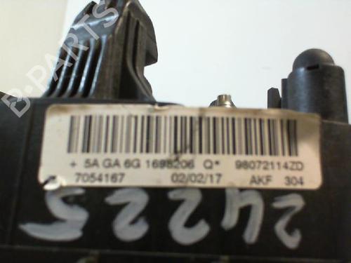 driver-airbag-peugeot-2008-i-cu_-12-vti-98072114zd-2013-22596792 main image