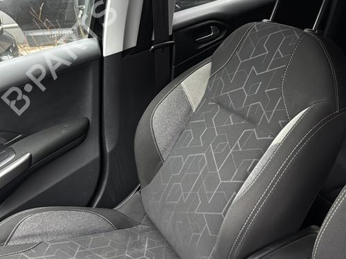 Used Right front seat PEUGEOT 2008 I (CU_) 1.2 THP 110 / PureTech 110 (110 hp) 22596757