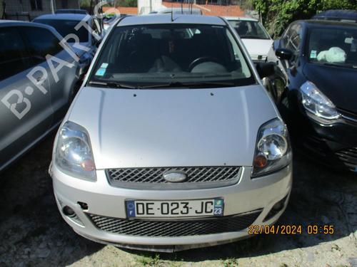 Right headlight FORD FIESTA V (JH_, JD_) 1.4 TDCi | BP27704817C29 