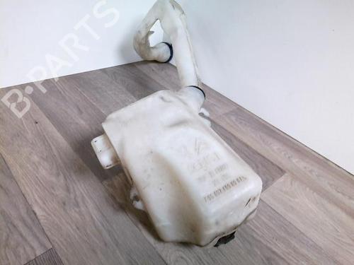 Used Windscreen washer tank Windscreen washer tank CITROËN C3 I (FC_, FN_) 1.1 i (60 hp) 31581026 31581026