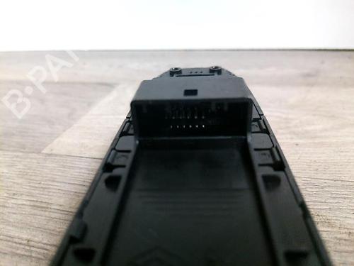 Left front window switch RENAULT CLIO V (B7_) 1.5 Blue dCi 85 (B7AG) | BP36004533I27 - Image 4