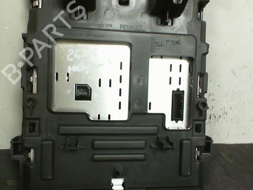 Used Display monitor Display monitor RENAULT MEGANE IV Hatchback (B9A/M/N_) 1.2 TCe 100 (B9MS) (100 hp) 20975985 20975985