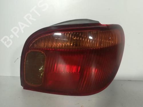 Højre baglygte TOYOTA YARIS (_P1_) 1.4 D-4D (NLP10_, NLP10R) (75 hp) 21851487