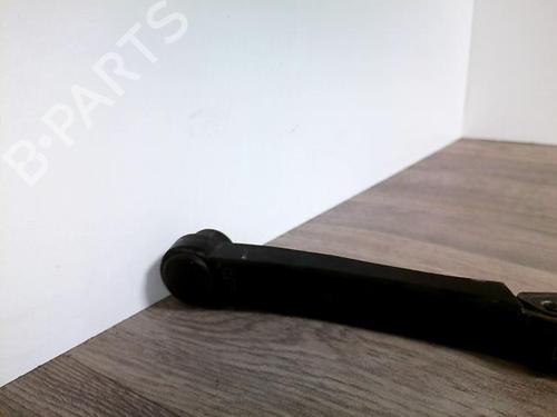 front-windshield-wiper-arm-kia-venga-yn-2010-2011-2012-2013-2014-2015-2016-2017-2018-2019-30646720 main image