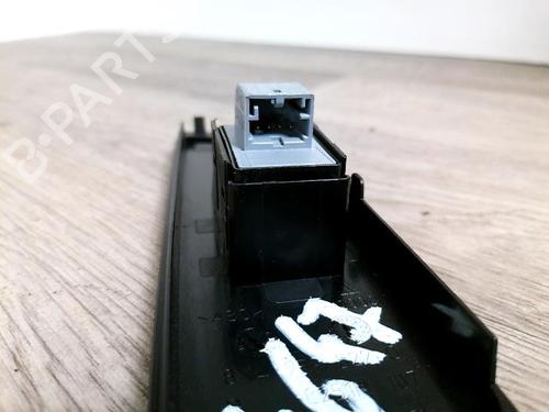 Used Right front window switch Right front window switch AUDI A1 Sportback (8XA, 8XF) 1.2 TFSI (86 hp) 33946380 33946380