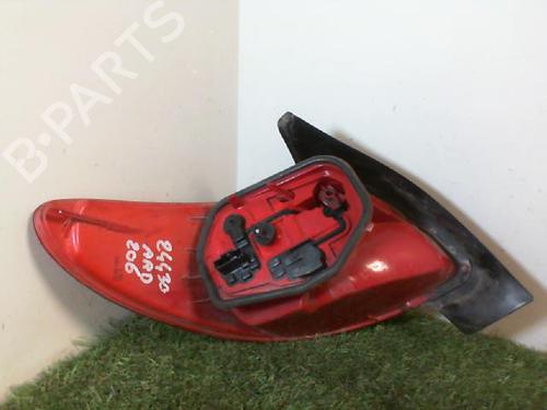 Right taillight PEUGEOT 206 Hatchback (2A/C) 1.4 i | BP27304528C35 