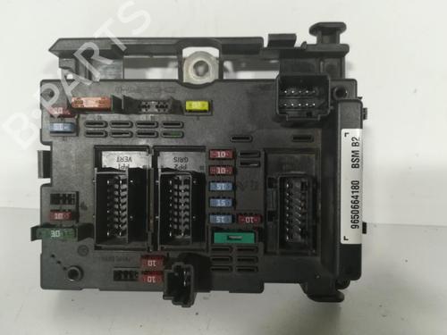 Used Fuse box PEUGEOT 307 (3A/C) 2.0 HDi 90 (90 hp) 20879944