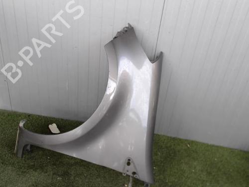 Used Left front fenders RENAULT CLIO III Grandtour (KR0/1_) 1.2 16V (KR0P) (101 hp) 20878344