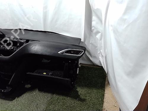 Used Dashboard Dashboard PEUGEOT 2008 I (CU_) 1.2 THP 110 / PureTech 110 (110 hp) 23868396 23868396