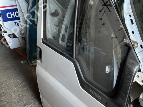 Used Right front door FORD TRANSIT Van (FA_ _) 2.0 DI (FAE_, FAF_, FAG_) (75 hp) 21857711