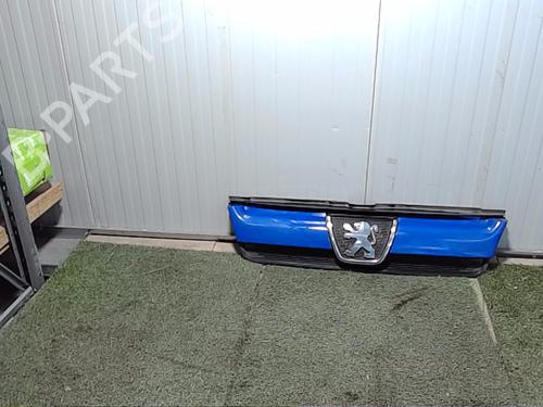 Used Grille PEUGEOT BOXER Van (244) 2.8 HDi (128 hp) 27368149