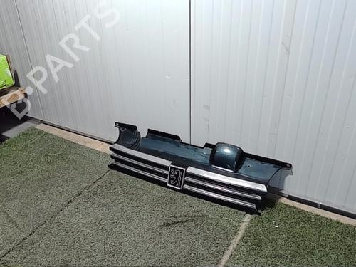 Used Grille Grille PEUGEOT 405 II (4B) 1.8 (101 hp) 27368157 27368157