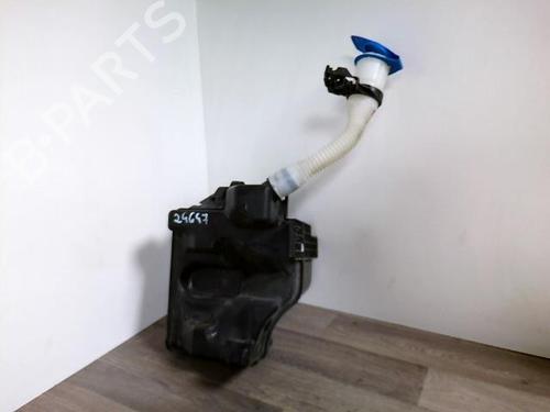 Used Windscreen washer tank Windscreen washer tank AUDI A1 Sportback (8XA, 8XF) 1.2 TFSI (86 hp) 33946416 33946416