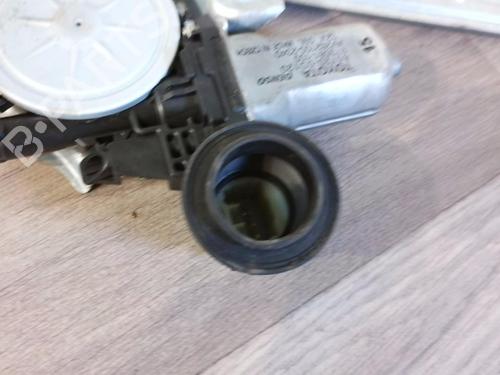 Used Rear wiper motor Rear wiper motor TOYOTA COROLLA (_E12_) 2.0 D-4D (CDE120R, CDE120L_) (116 hp) 36106012 36106012
