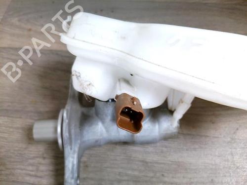brake-master-cylinder-citroen-c3-iii-sx-2016-37741560 main image