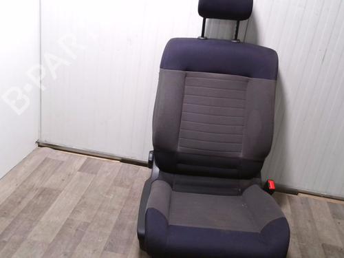 Stol høyre foran CITROËN C4 CACTUS 1.6 HDi 90 (92 hp) 32351657