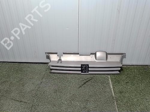 Used Grille PEUGEOT 405 I (15B) 1.9 (109 hp) 27361781