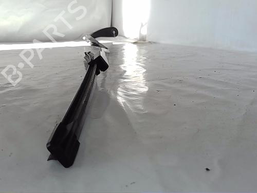 Used Front windshield wiper arm DACIA JOGGER (RK_) 1.0 TCe 100 ECO-G (RKMT) (101 hp) 29407065
