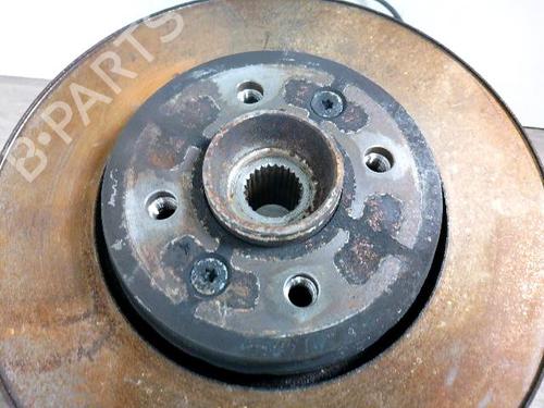 Used Right front steering knuckle Right front steering knuckle RENAULT CLIO V (B7_) 1.5 Blue dCi 85 (B7AG) (86 hp) 36379578 36379578