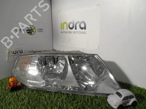 Used Right headlight SKODA OCTAVIA II (1Z3) 1.9 TDI (105 hp) 21852066