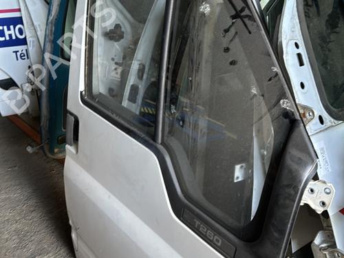 Used Right front door Right front door 21857711 21857711