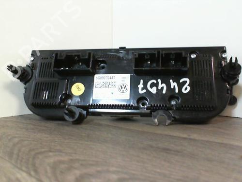 climate-control-vw-golf-vii-5g1-bq1-be1-be2-2012-2013-2014-2015-2016-2017-2018-2019-2020-2021-30396168 main image
