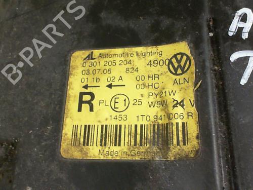 Used Right headlight VW TOURAN (1T1, 1T2) 2.0 TDI (136 hp) 20878674