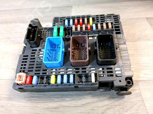 Used Fuse box Fuse box PEUGEOT 308 II (LB_, LP_, LW_, LH_, L3_) 1.2 THP 110 (110 hp) 33650892 33650892