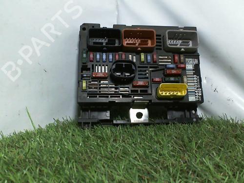 Fuse box PEUGEOT 407 SW (6E_, 6D_) 1.6 HDi 110 | BP25843664E1 