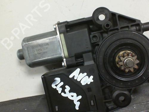 Used Right front window motor Right front window motor RENAULT MEGANE III Grandtour (KZ0/1) 1.6 dCi (KZ00, KZ12, KZ13) (130 hp) 25871089 25871089